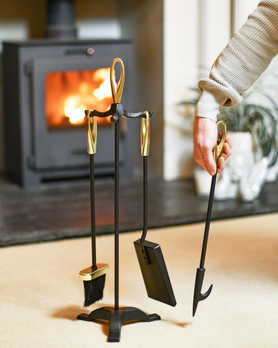 Scale Shot Of Traditional "Bucklebury" Companion Set