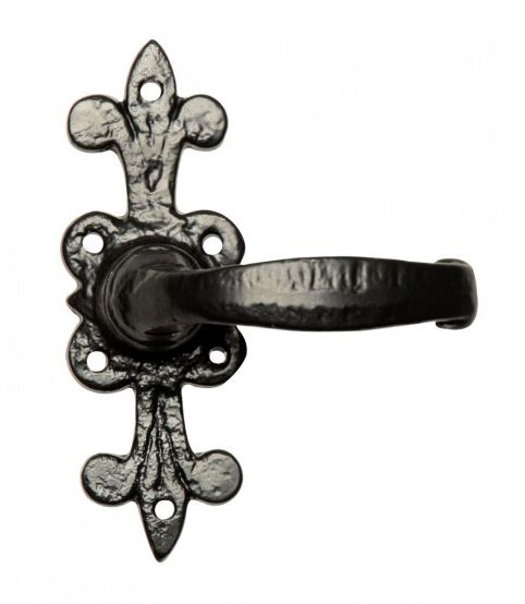 "Harrington Keep" Traditional Fleur de Lys Lever Handle