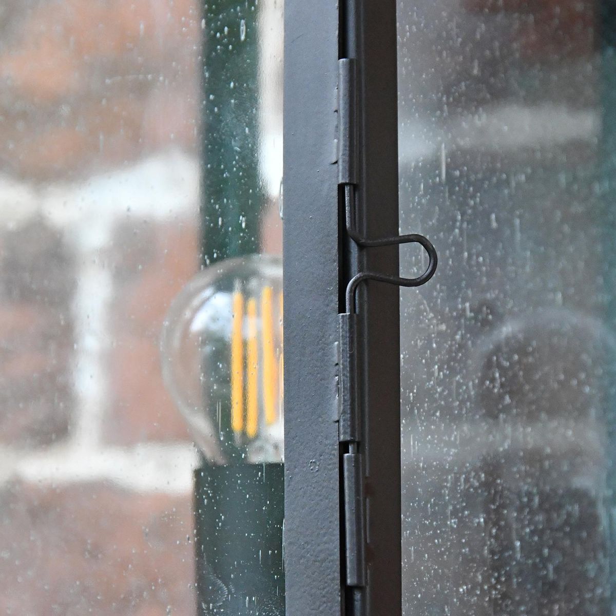 Close-up of the Clip on the Front Opening Door