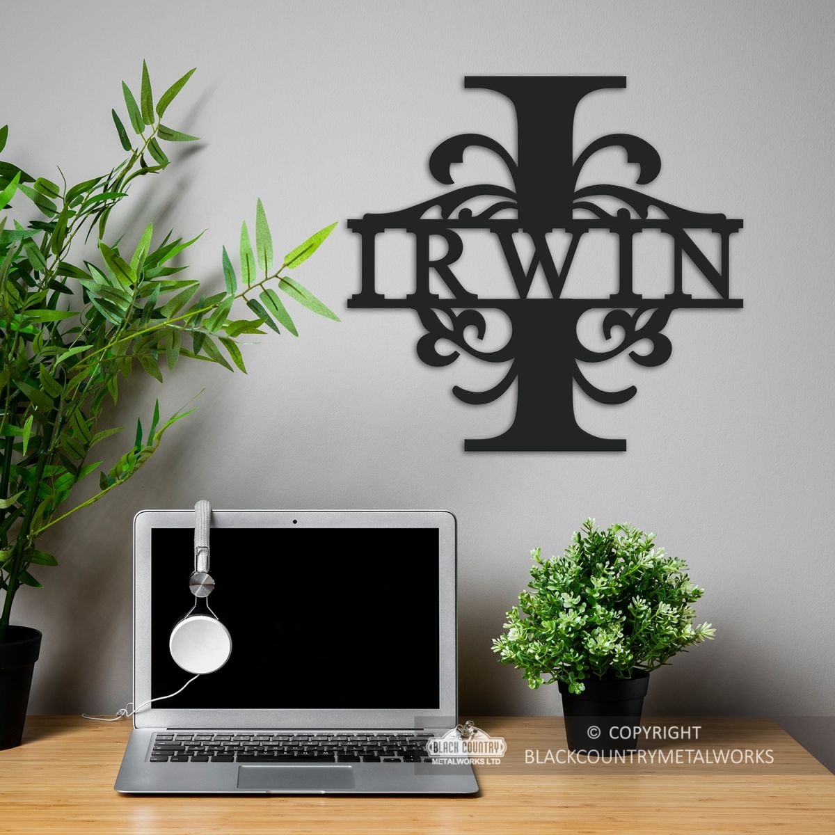 Letter I Monogram Name Sign in Situ in the Office Letter I Monogram Name Sign in Situ in the Office