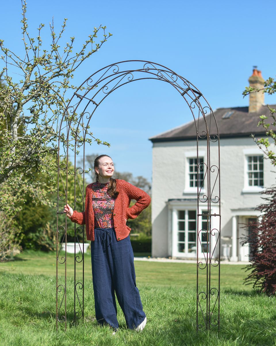 Traditional "Othona" Garden Rose Arch to Scale Traditional "Othona" Garden Rose Arch to Scale