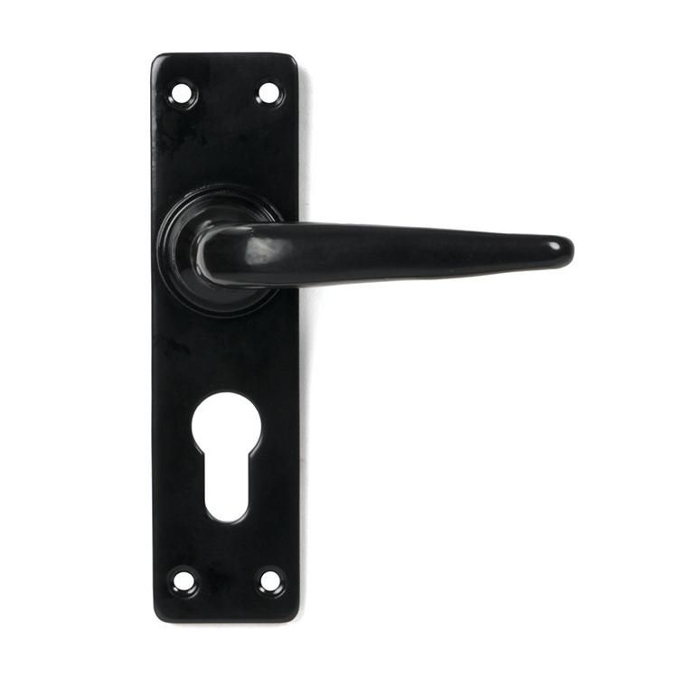 Right Hand Traditional Smooth Black Lever Euro Lock Door Handle