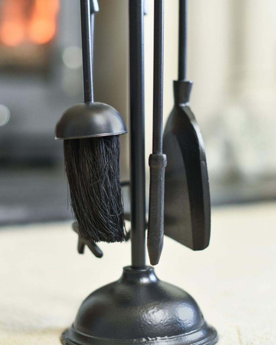 Close-Up of Freestanding Base