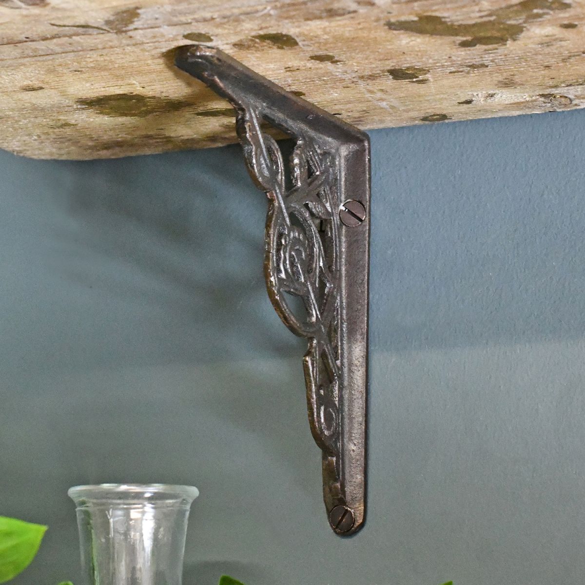 Trellis Natural Iron Shelf Bracket in Situ Holding up a Wooden Shelf