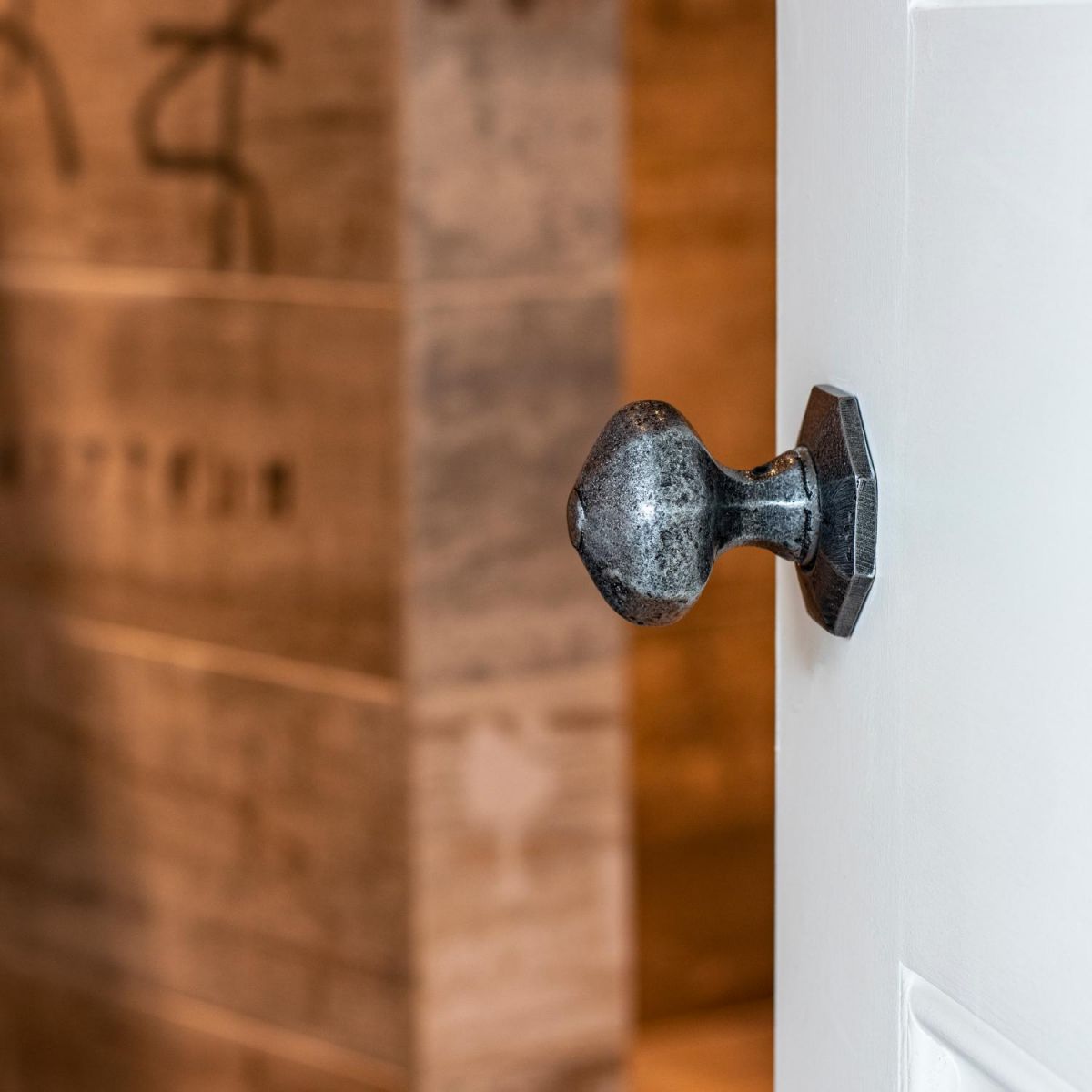 Side view of Audley Mortice or Rim Knob Set