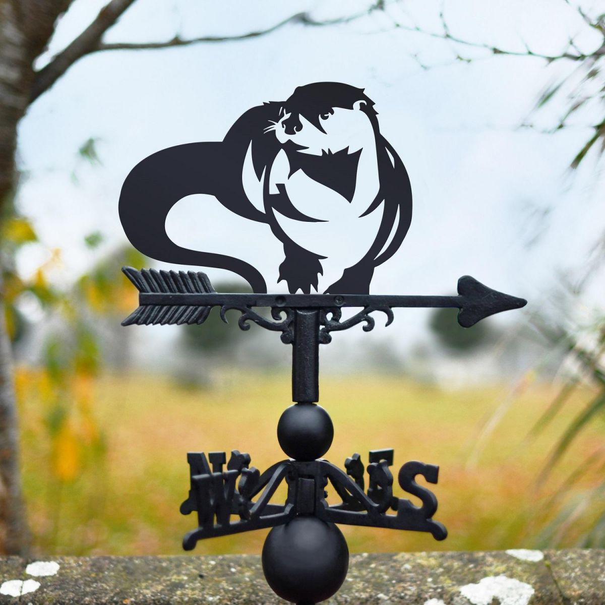 Otter Weathervane insitu Otter Weathervane insitu