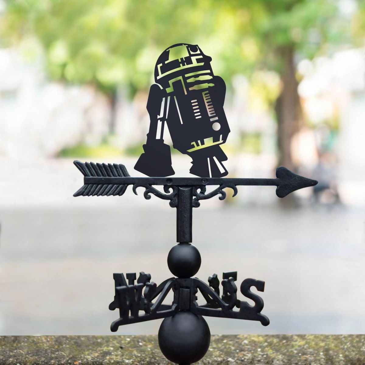 Robotic Droid Weathervane in Full 