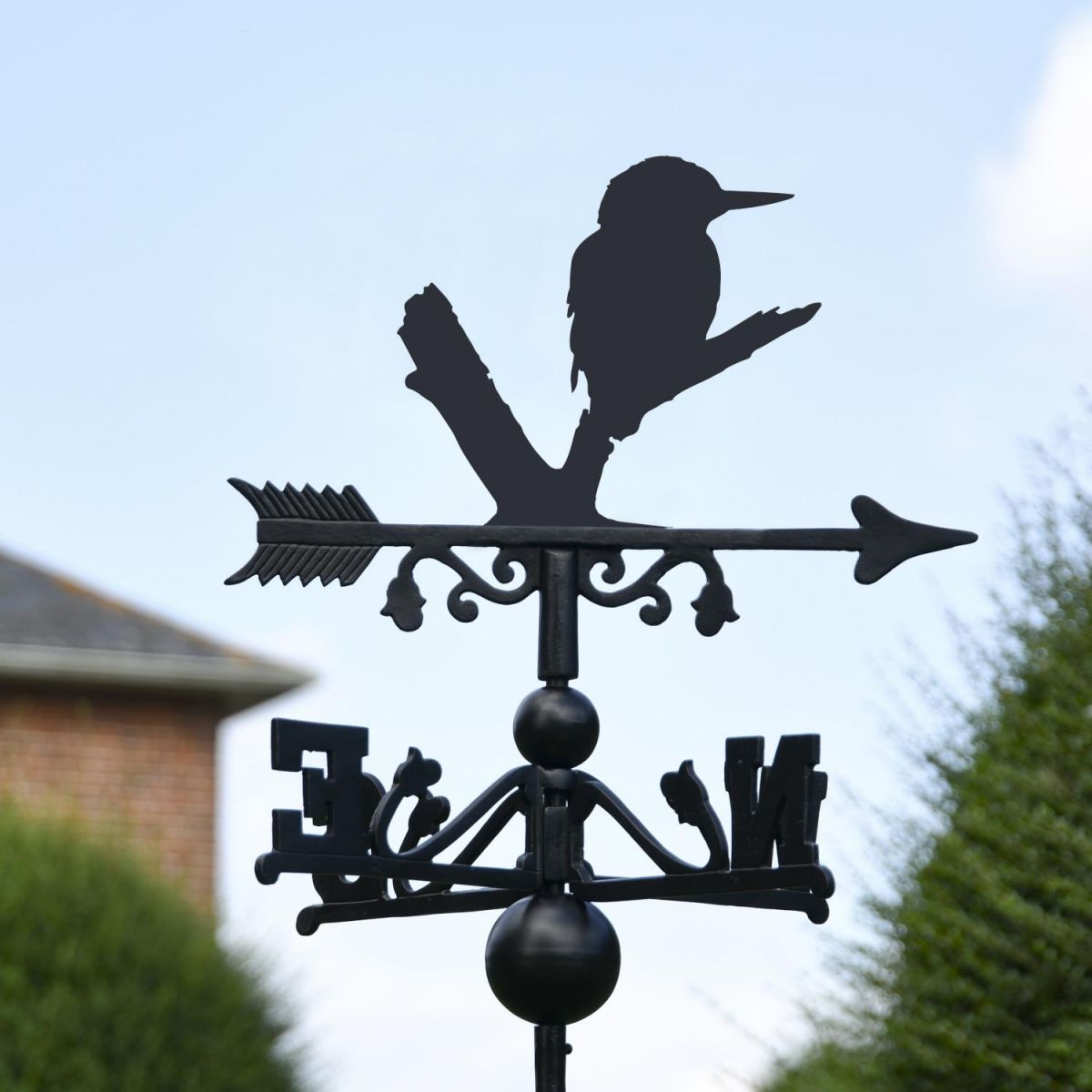 Close-Up of Kingfisher Topper on Free Standing Weathervane to Scale Close-Up of Kingfisher Topper on Free Standing Weathervane to Scale
