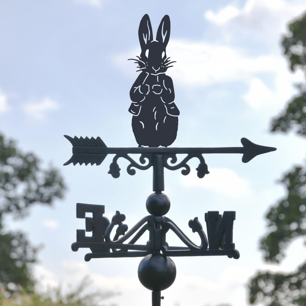 Close-Up of Mr Rabbit Topper Close-Up of Mr Rabbit Topper