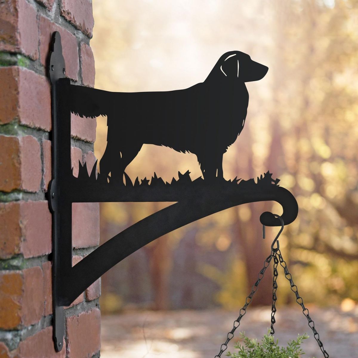 Side view of Golden Retriever Basket Bracket 