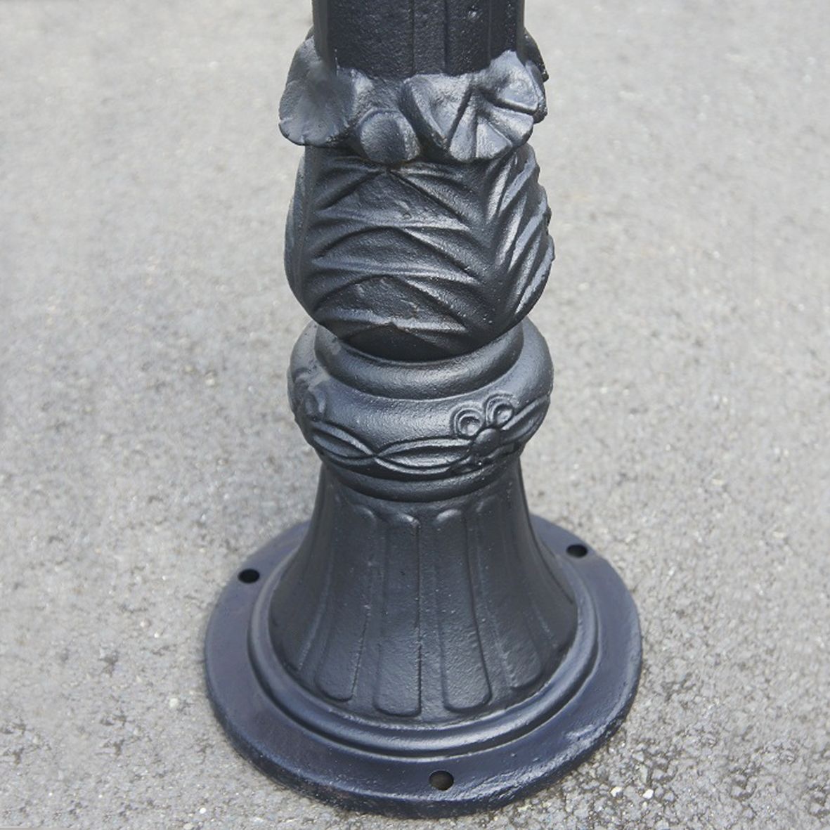 "Avondale" Bollard