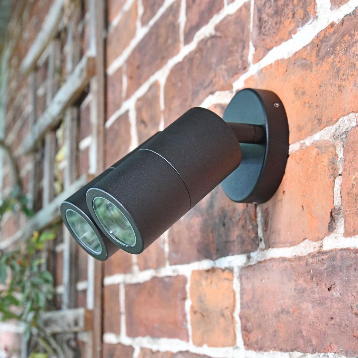 Side profile of Black Dual Cylinder Downlight  Side profile of Black Dual Cylinder Downlight