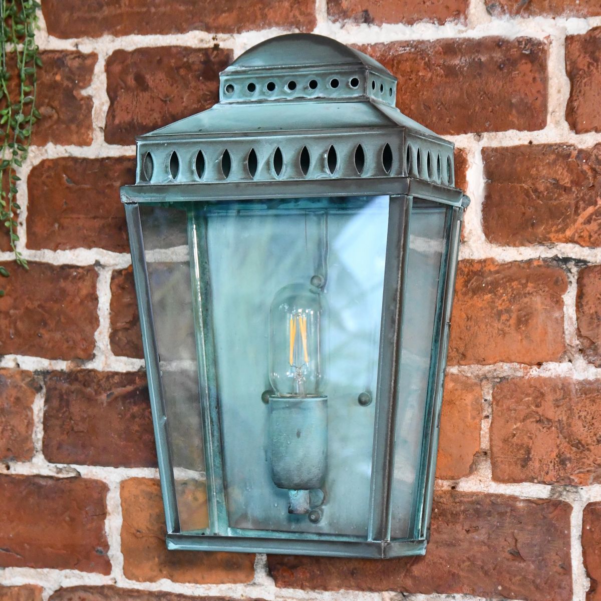 Verdigris Georgian Manor Simplistic Brass Wall Light 