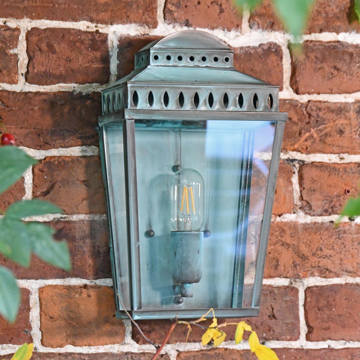 Verdigris Georgian Manor Simplistic Brass Wall Light