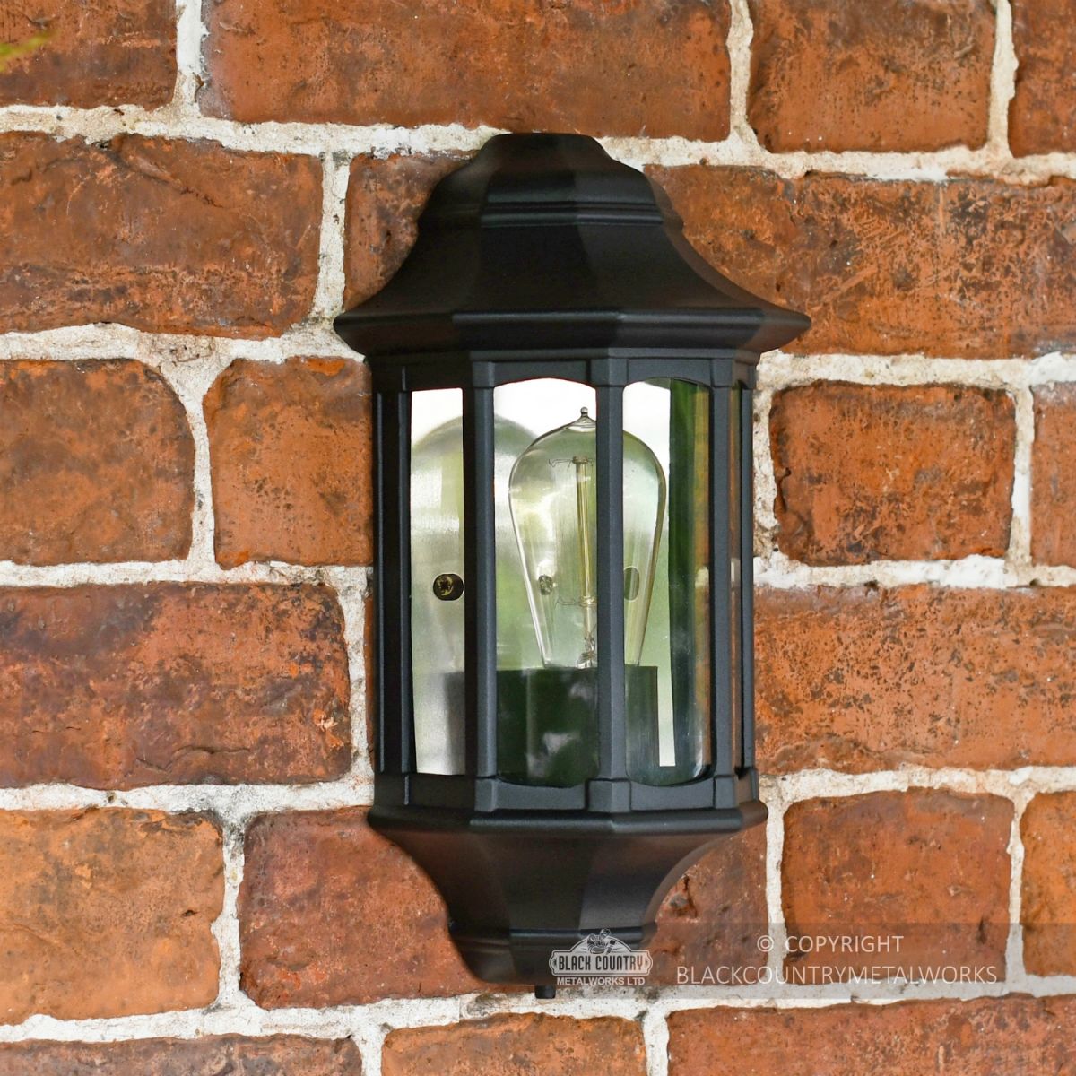 “Rookcliff Hall” Traditional Black Porch Light 