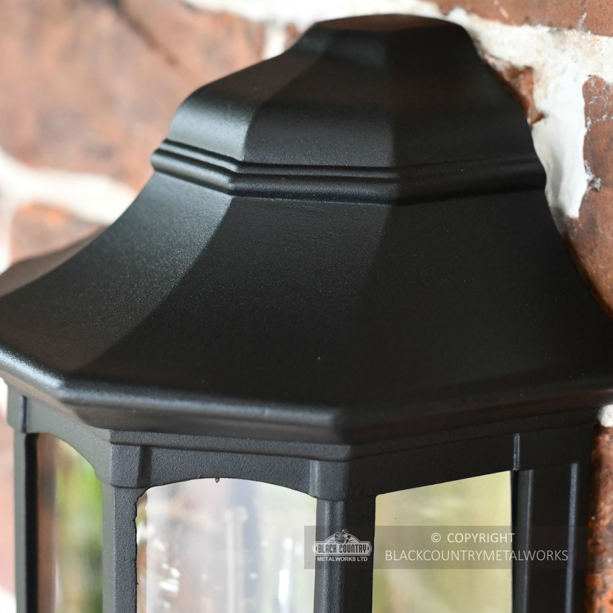 “Rookcliff Hall” Traditional Black Porch Light 
