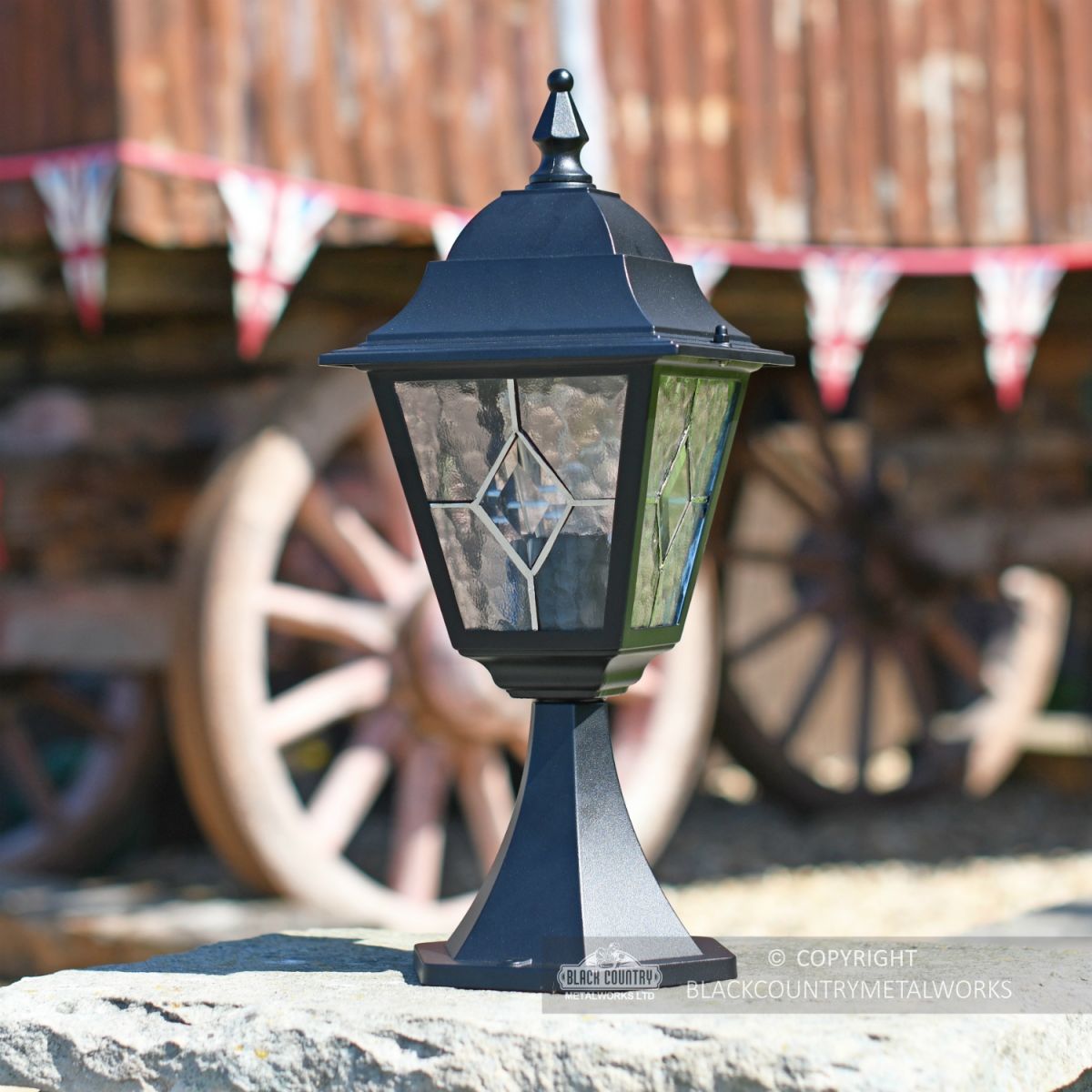 Front View of the Traditional Leaded Glass Pillar Light Front View of the Traditional Leaded Glass Pillar Light