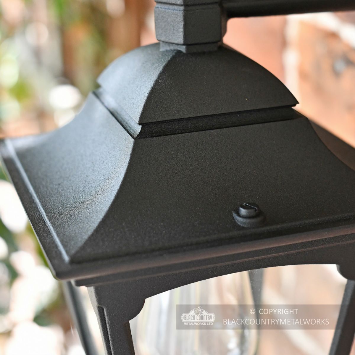 Close-up o fthe Lid of the Wall Lantern