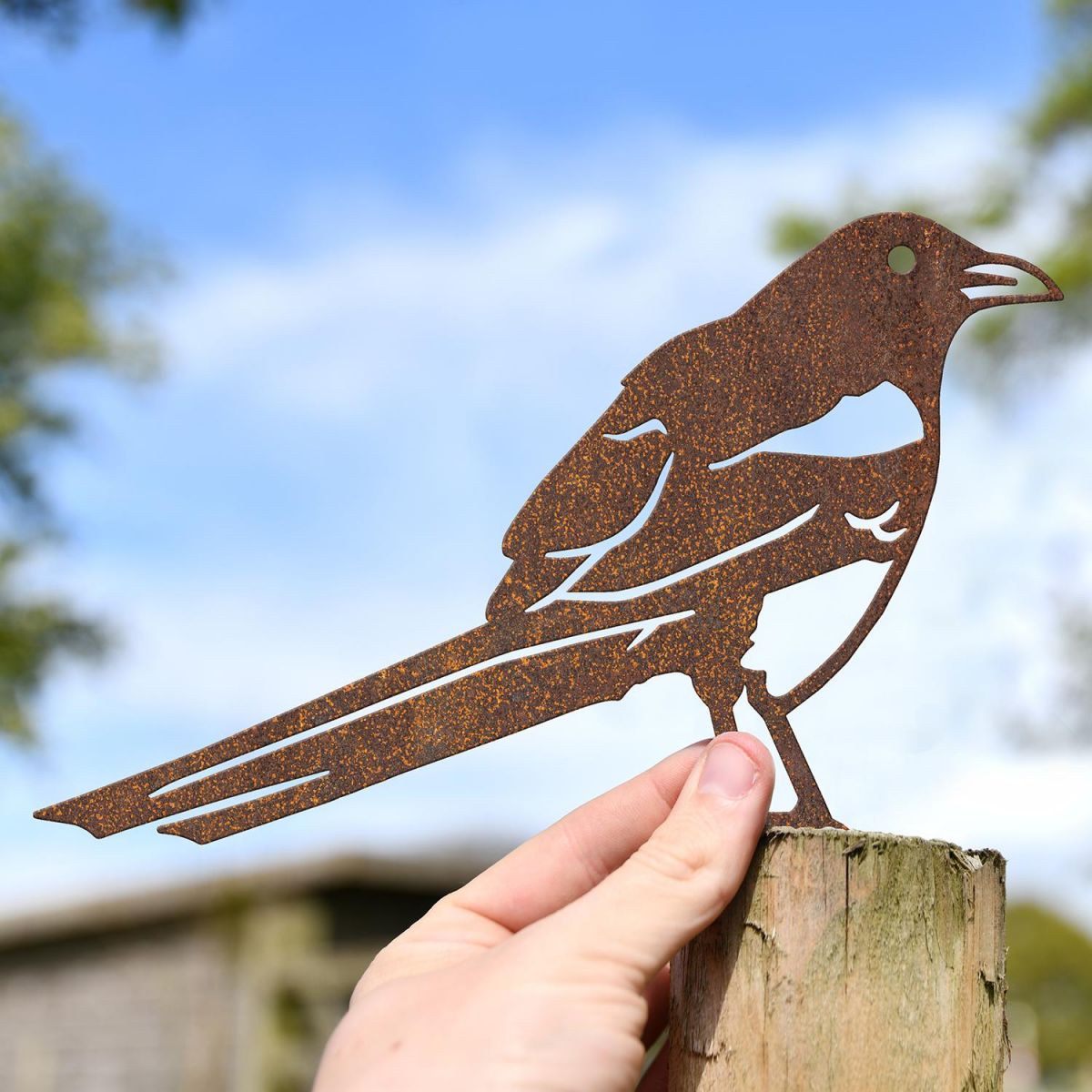 Magpie Fence Topper to Scale