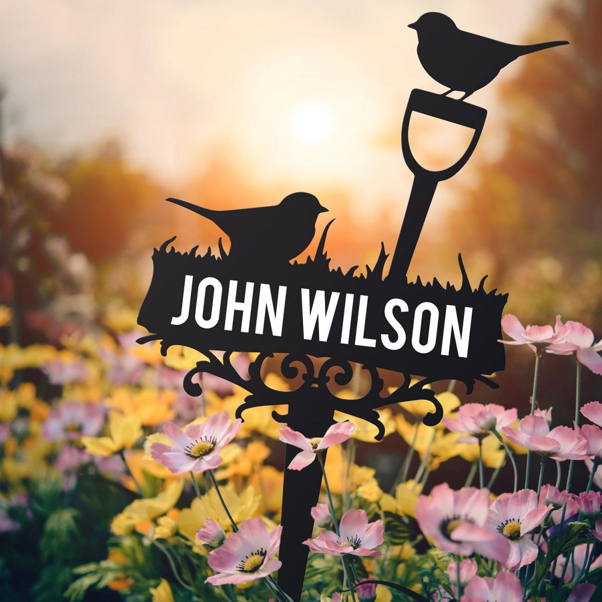 Robin on Spade Memorial Spike with Name 