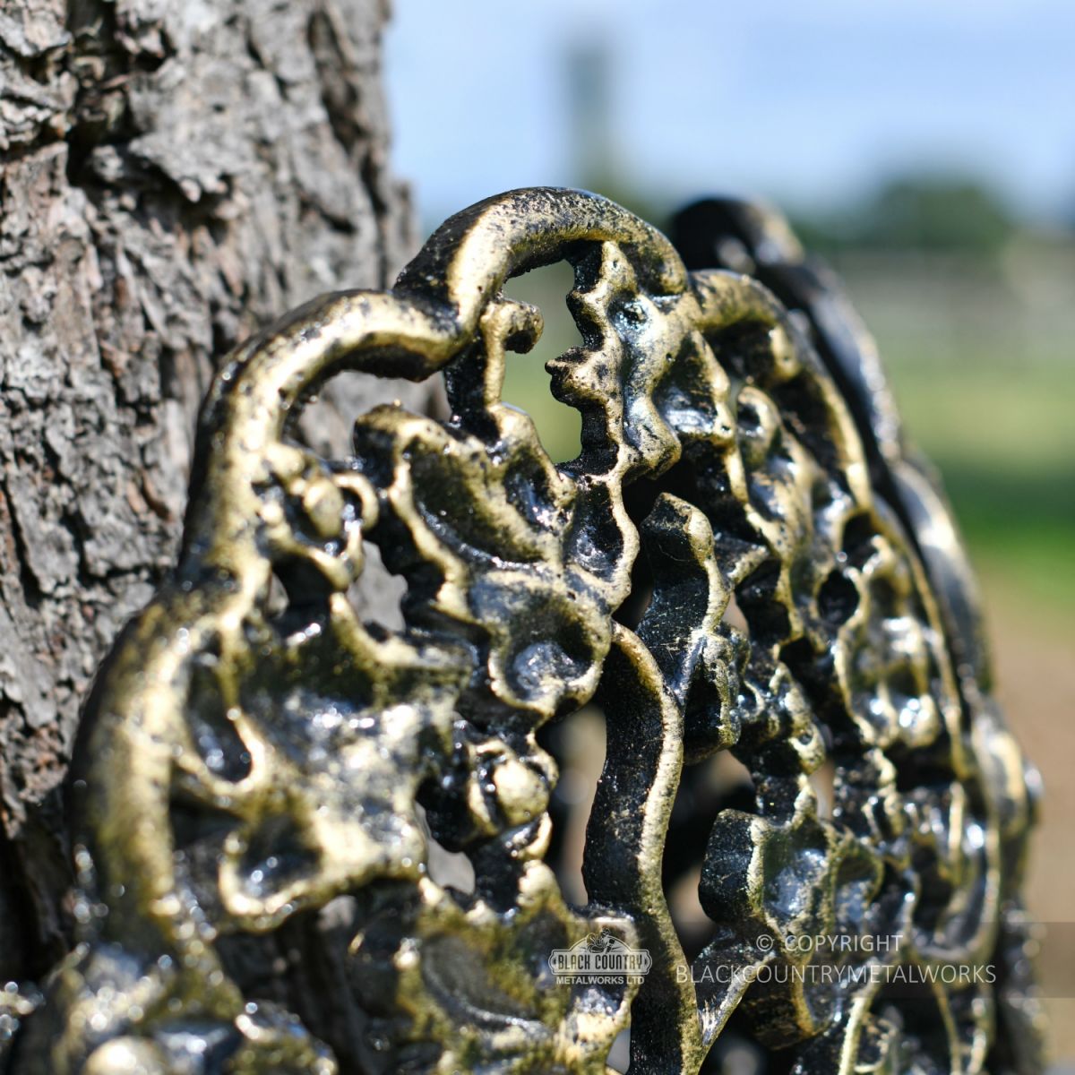 Black & Gold Ornate Tree Seat