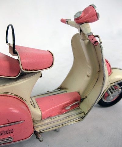 Pink Messerschmitt "Vespa" M-55 Grand Sport Motorcycle Model Pink Messerschmitt "Vespa" M-55 Grand Sport Motorcycle Model
