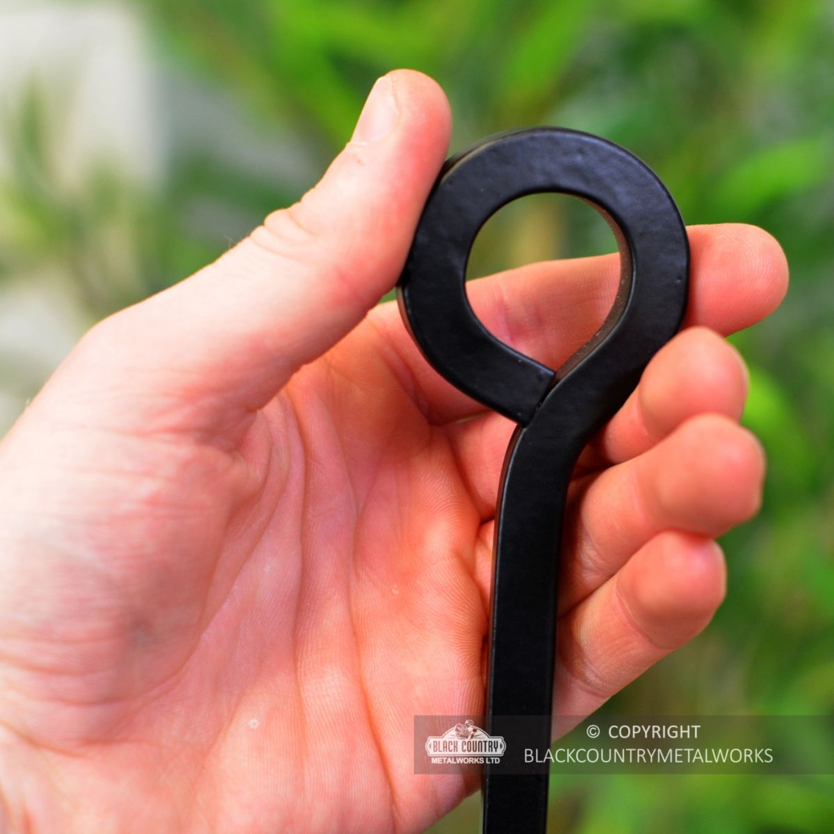 Handle of the Tongs to Scale