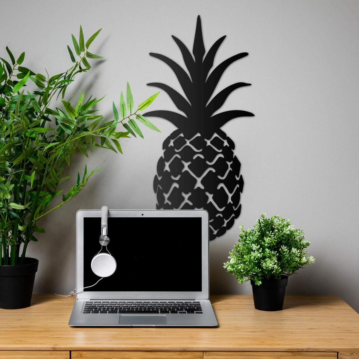 Pineapple Wall Art in Full 