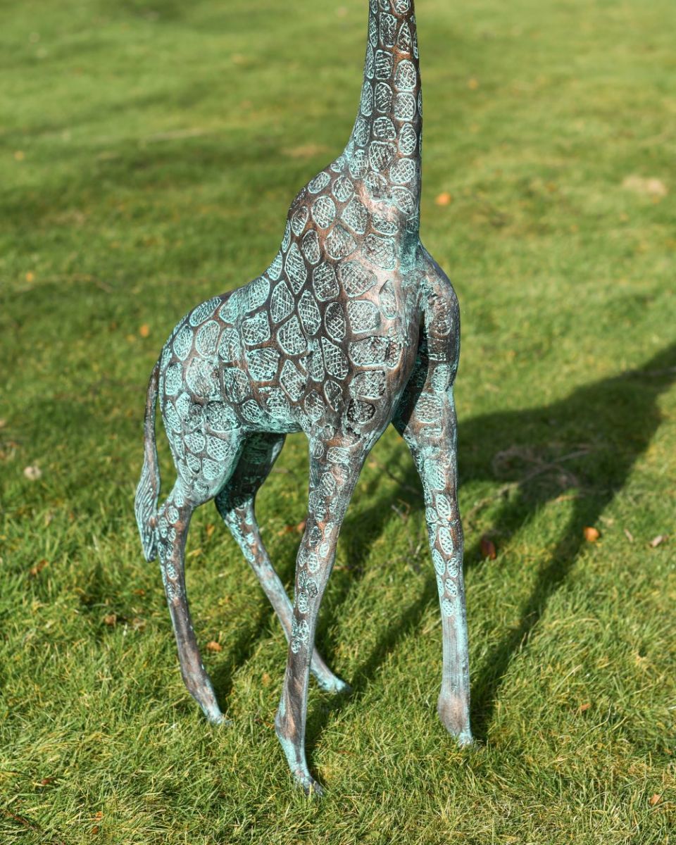 Close up of Verdigris Giraffe Cast Aluminium Sculpture Front Legs Close up of Verdigris Giraffe Cast Aluminium Sculpture Front Legs