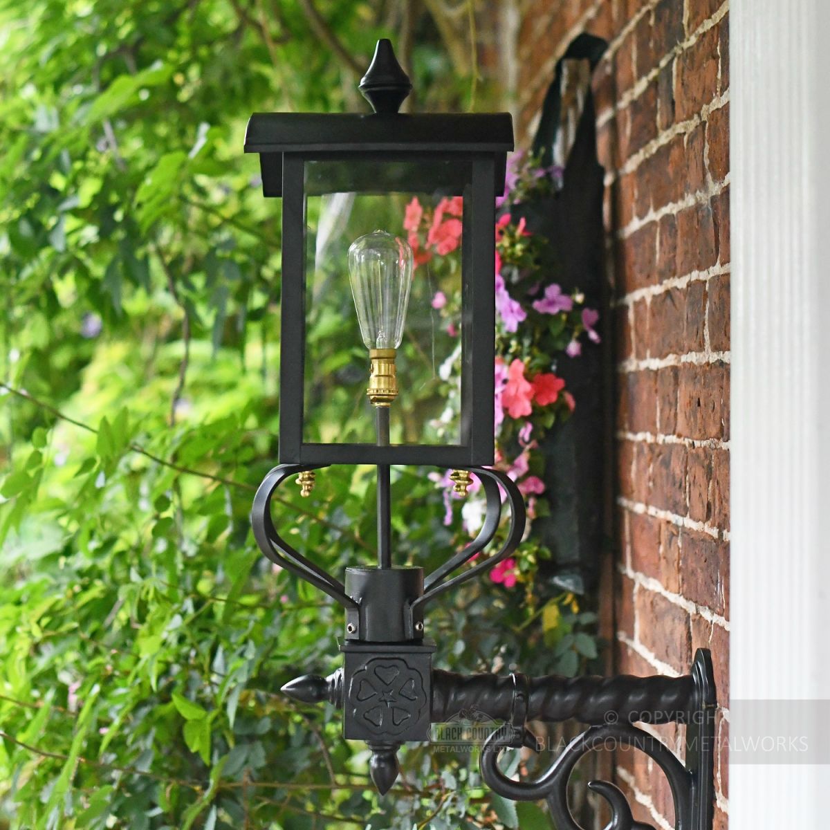Victorian Wall Lantern With Curved Top