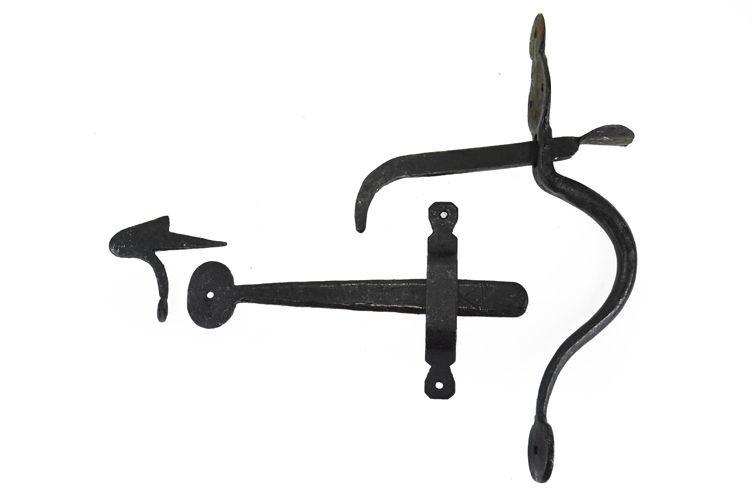 Gothic thumb gate black iron Gothic thumb gate black iron