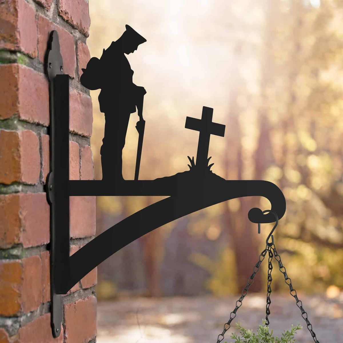 Steel Hanging Basket Bracket with WW2 "Lest We Forget" Soldier Topper