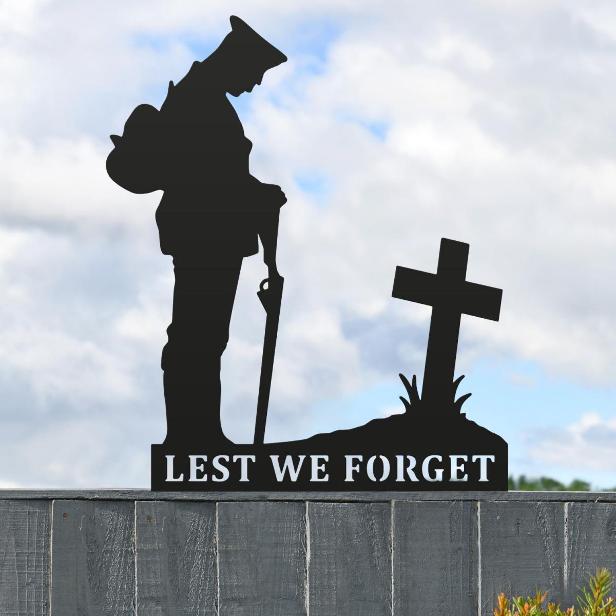 Black Memorial Fence Topper with WW2 Soldier "Lest We Forget" Topper