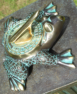 Verdigris Frog Shape Sundial - 200mm Verdigris Frog Shape Sundial - 200mm