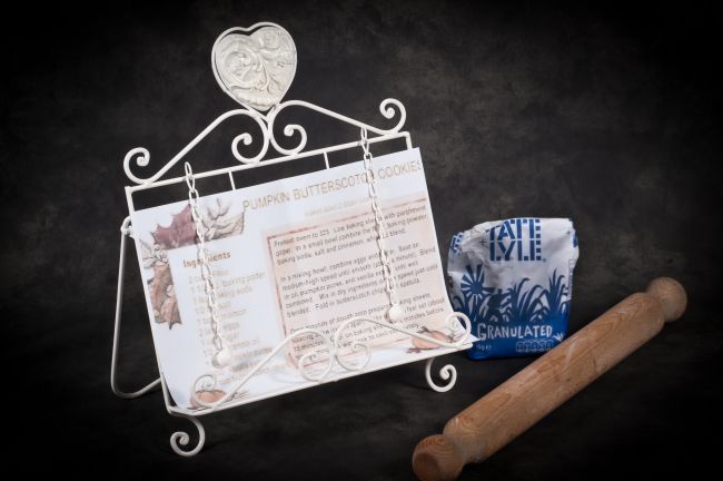 Heart Scroll Cook Book Stand