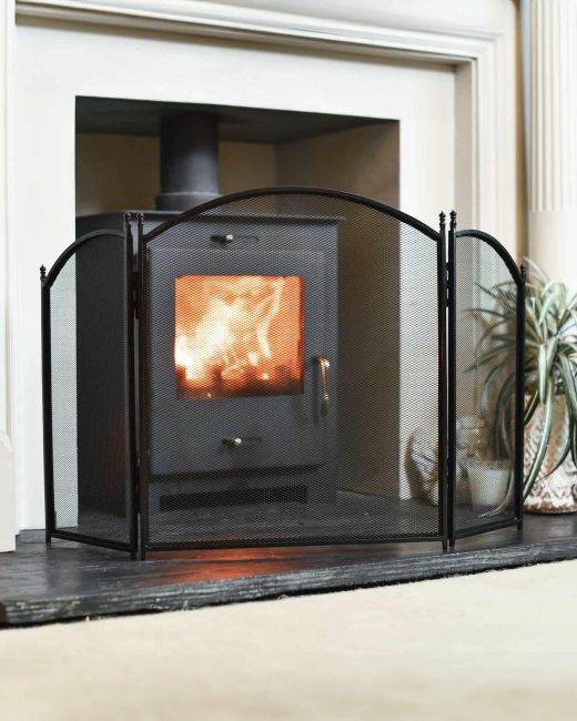 "Hampden" Black Iron Fire Guard in Situ