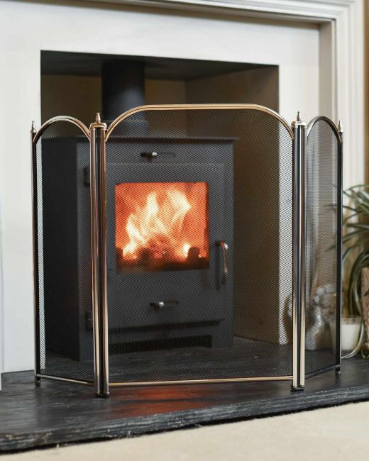 “Hemlyn” Polished Nickel Fire Guard in Situ “Hemlyn” Polished Nickel Fire Guard in Situ