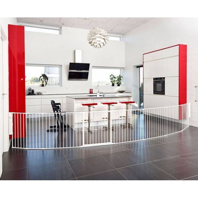 Baby Dan Fireguard in Use in a Contemporary Kitchen Baby Dan Fireguard in Use in a Contemporary Kitchen
