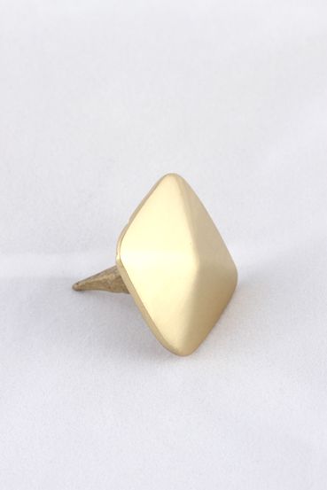 Apex Door Stud