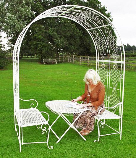 "Clancy Manor" Rose Arch & Dining Collection "Clancy Manor" Rose Arch & Dining Collection