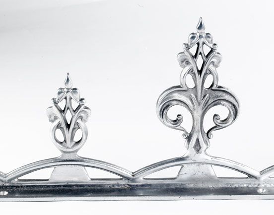 Deluxe Detailed Fluer de lys Cresting Deluxe Detailed Fluer de lys Cresting