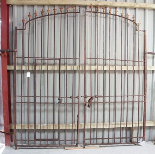 “Eltham Manor” Traditional Iron Entrance Gate “Eltham Manor” Traditional Iron Entrance Gate