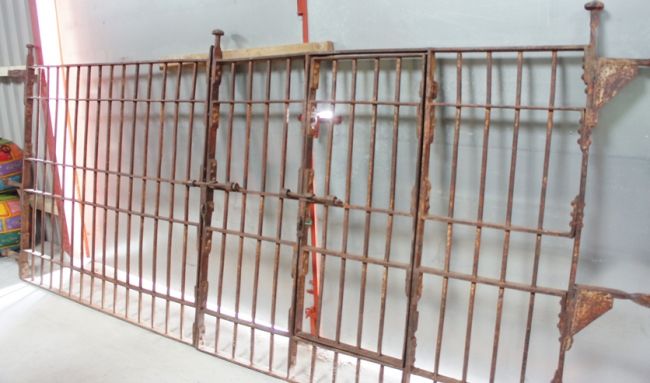 Large Iron Gate 7 Large Iron Gate 7