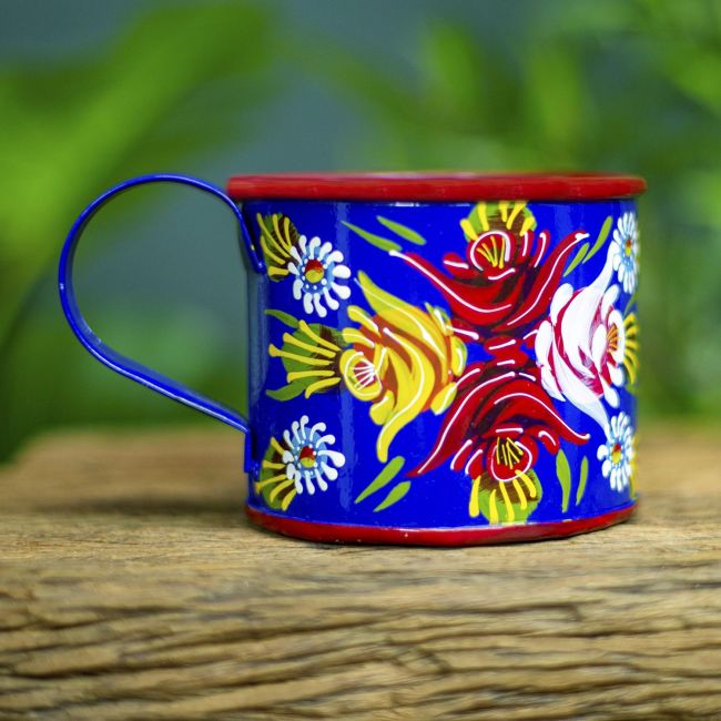 Hand Painted Narrowboat Mug Finished in Blue Hand Painted Narrowboat Mug Finished in Blue