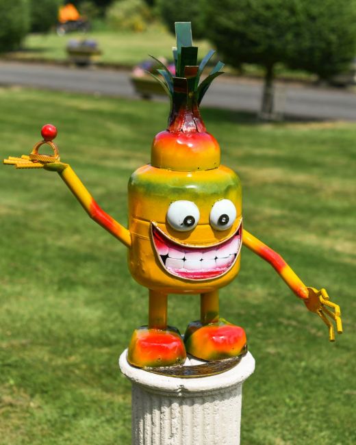 Pineapple Recycled Metal Robot Sculpture Pineapple Recycled Metal Robot Sculpture