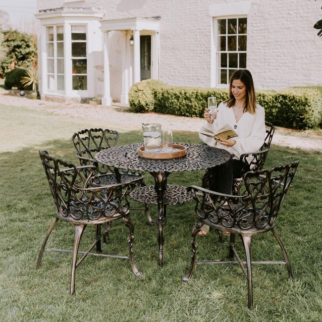 Antique Bronze "Edworth Manor" Four Seater Dining Set Antique Bronze "Edworth Manor" Four Seater Dining Set