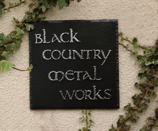 “Meadow View” Square Slate House Name Sign