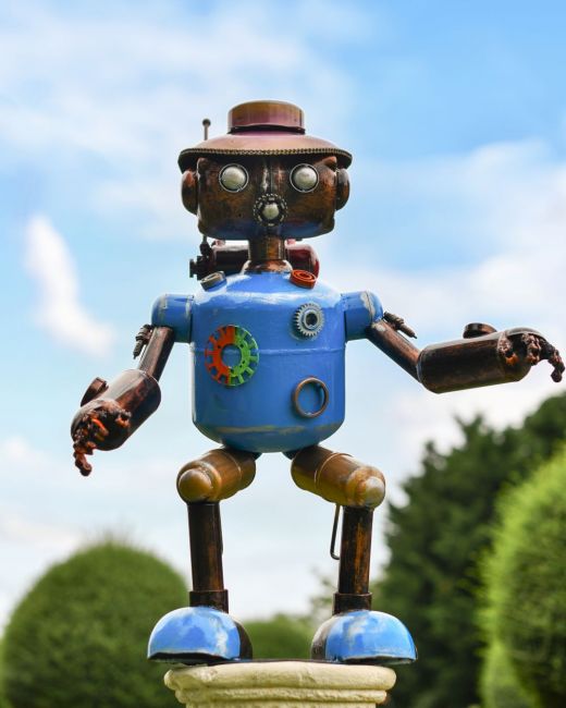 Stray Recycled Metal Robot Sculpture Stray Recycled Metal Robot Sculpture