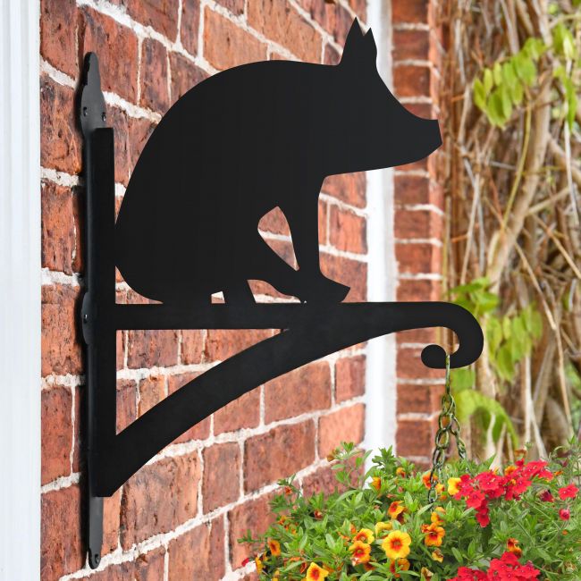 Pig Design on the Bracket Pig Design on the Bracket