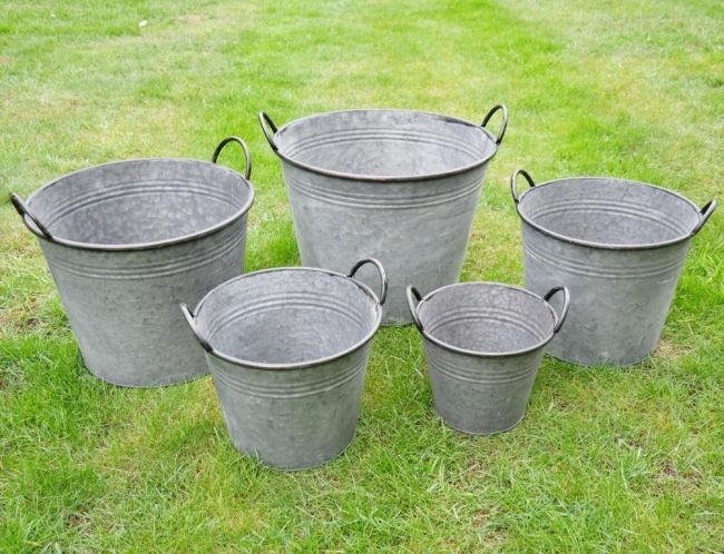 Metal Planter Pots - Set of 5 Metal Planter Pots - Set of 5